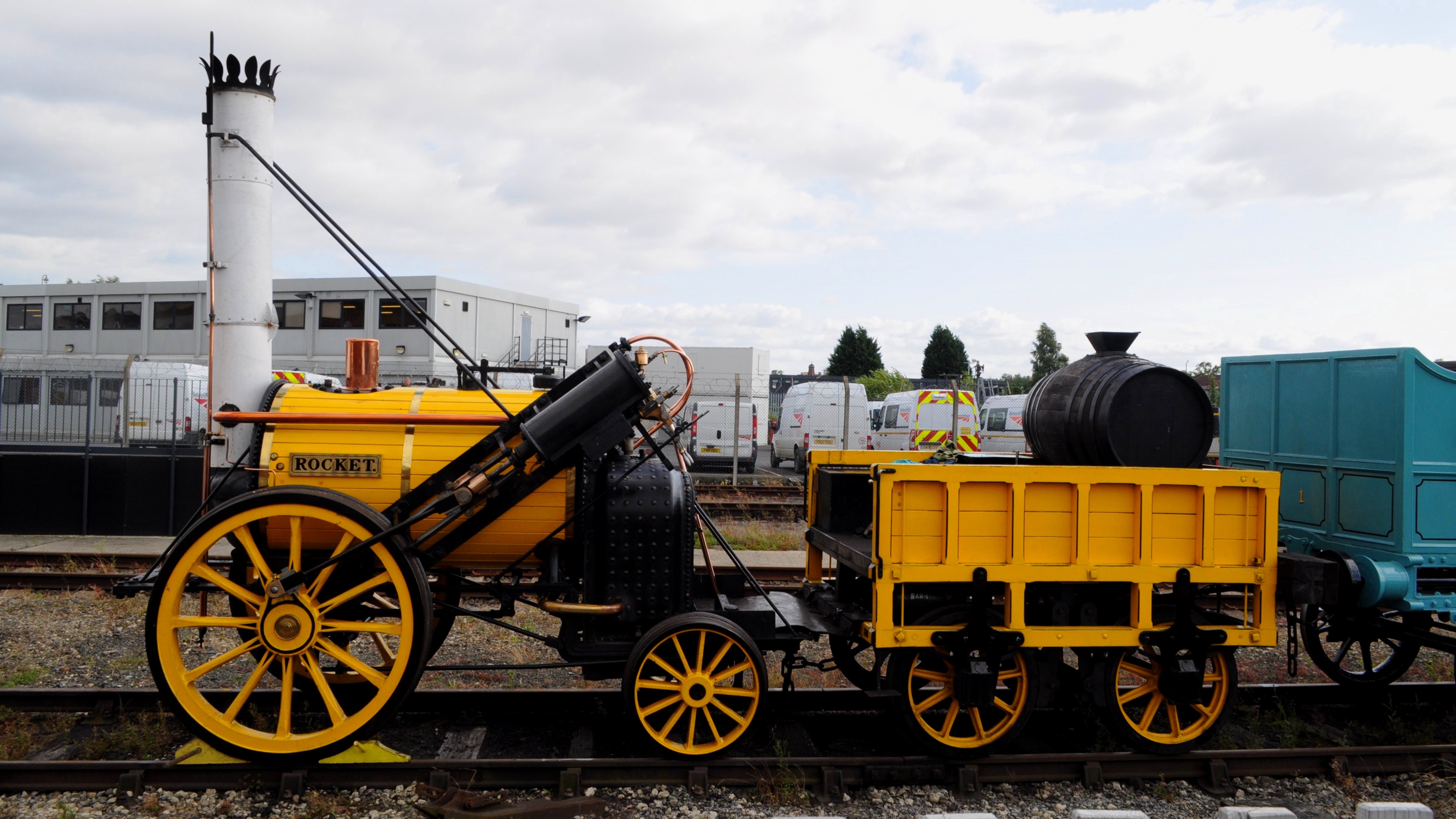 在rainhill试验中,一组蒸汽机车排成一列,以确定哪个可以赢得一系列